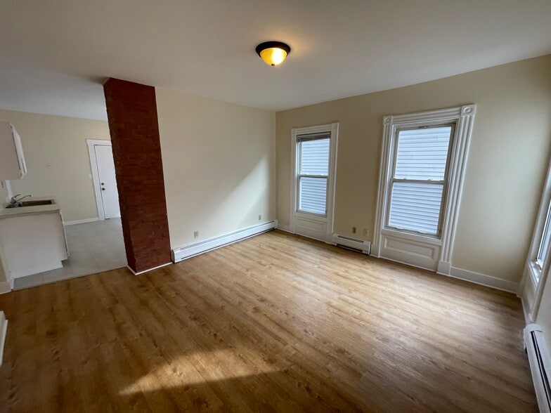 Building Photo - 327 Greenwich Ave