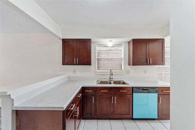Building Photo - 6422 Chatham Island Ln