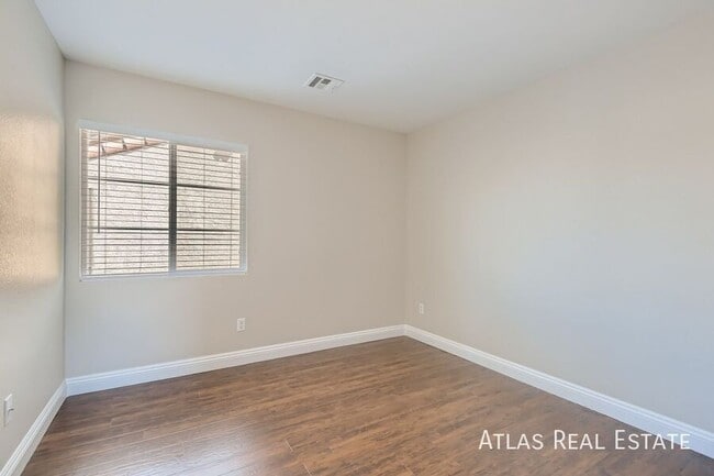 Building Photo - 6522 Chinatown St