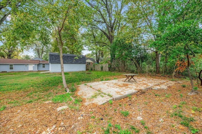 Building Photo - 3587 Cowden Ave