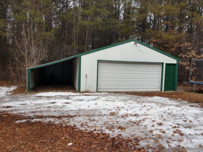 Building Photo - Princeton 3bd2ba with pole building garage...