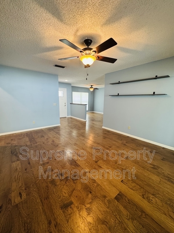 Building Photo - 2437 Bucknell Dr