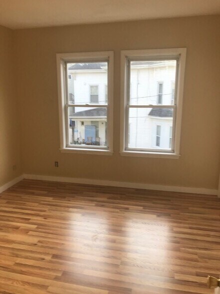 BR2 - 61 Taylor St