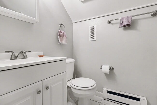Building Photo - Beautiful 3 Bedroom Home in North Chesterfield ***Available Early July 2026***
