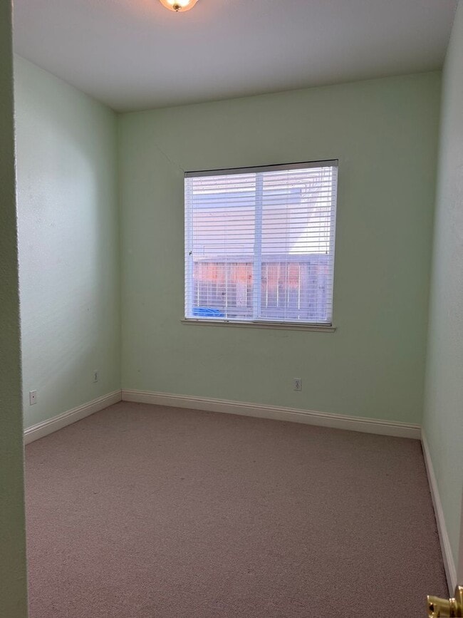 Building Photo - 5610 Adamstowne Way