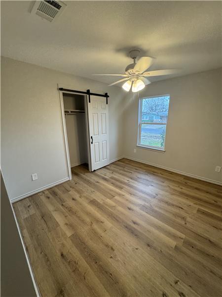 Building Photo - 207 Laurel Ln