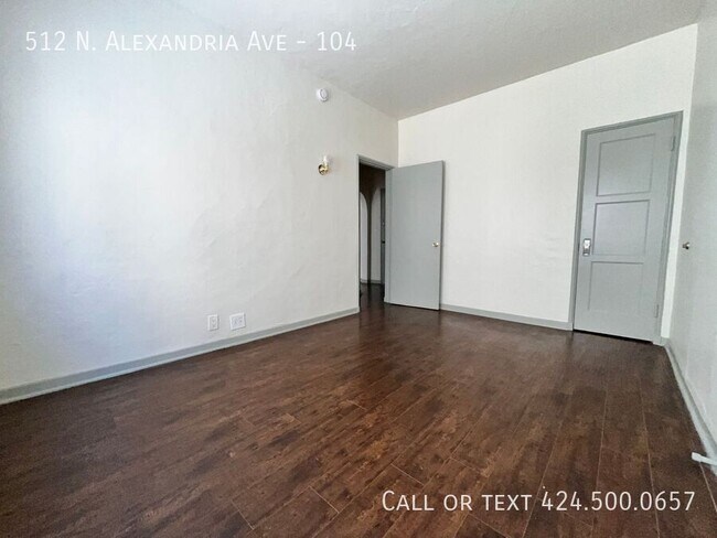 Building Photo - 512 Alexandria Ave