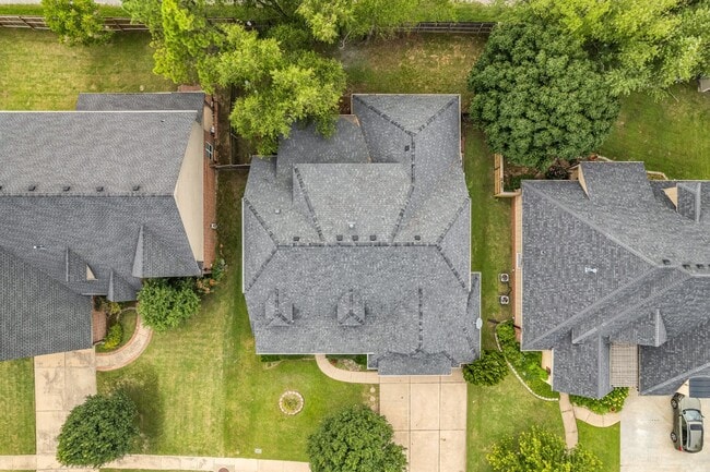 Building Photo - Welcome to this gorgeous home in the highly desirable Eddington Place neighborhood!