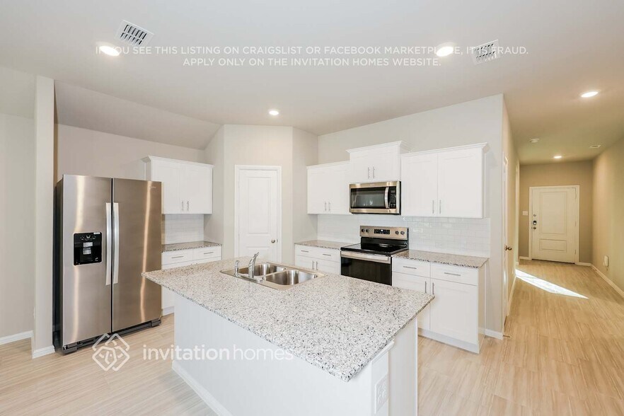 Building Photo - 413 Blanco Dr