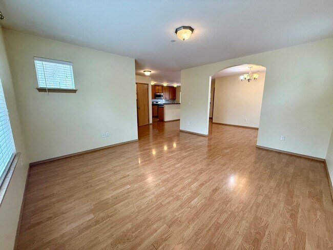Building Photo - 3 Bed DuPont Home for Rent