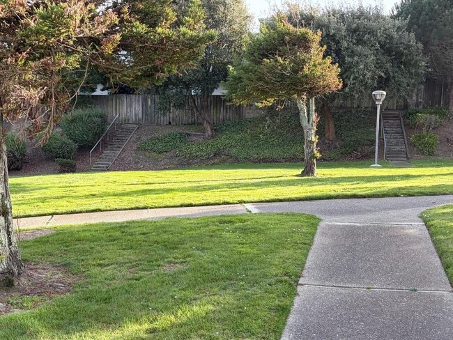 Building Photo - 2419 Greendale Dr