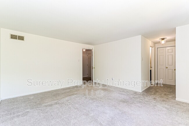 Building Photo - 329 Catch Penny Ln