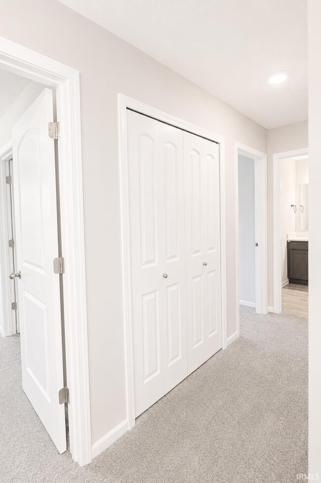 Building Photo - 3559 Canal Square Dr