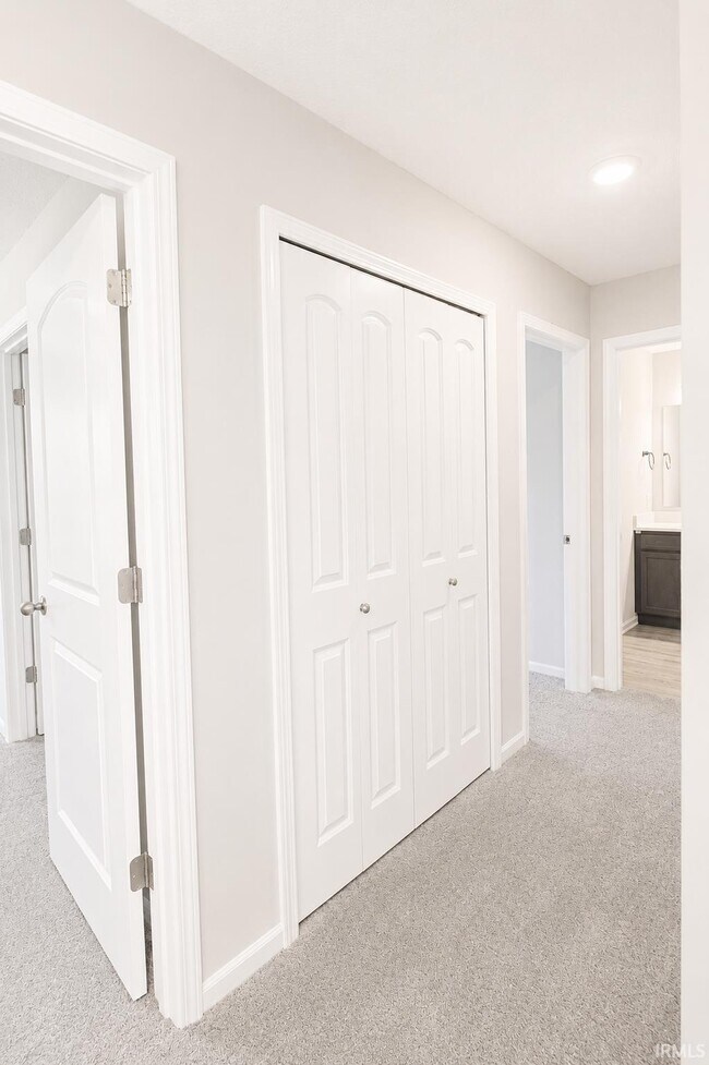 Building Photo - 3561 Canal Square Dr
