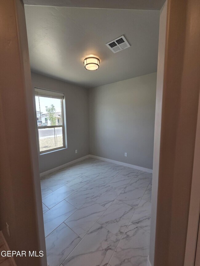 Building Photo - 3032 San Jenaro Dr