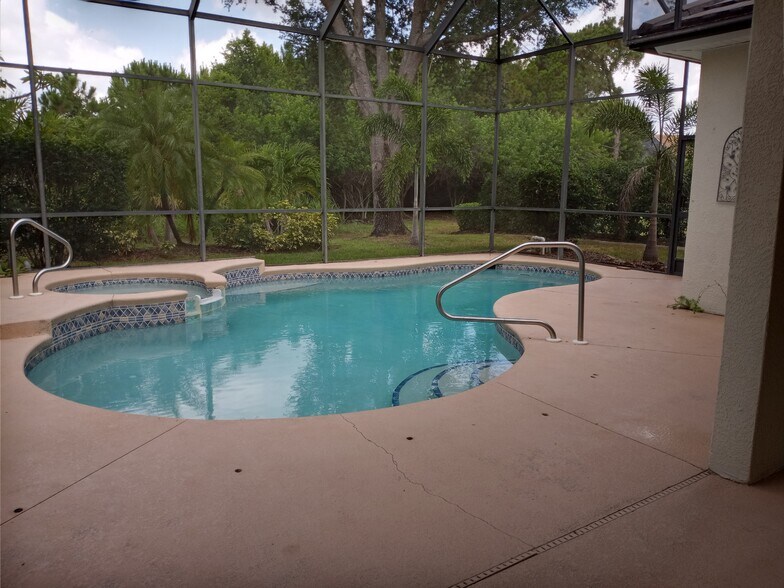 Building Photo - 6506 Waters Edge Way