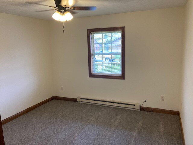 Building Photo - 2 Bedroom with Garage.