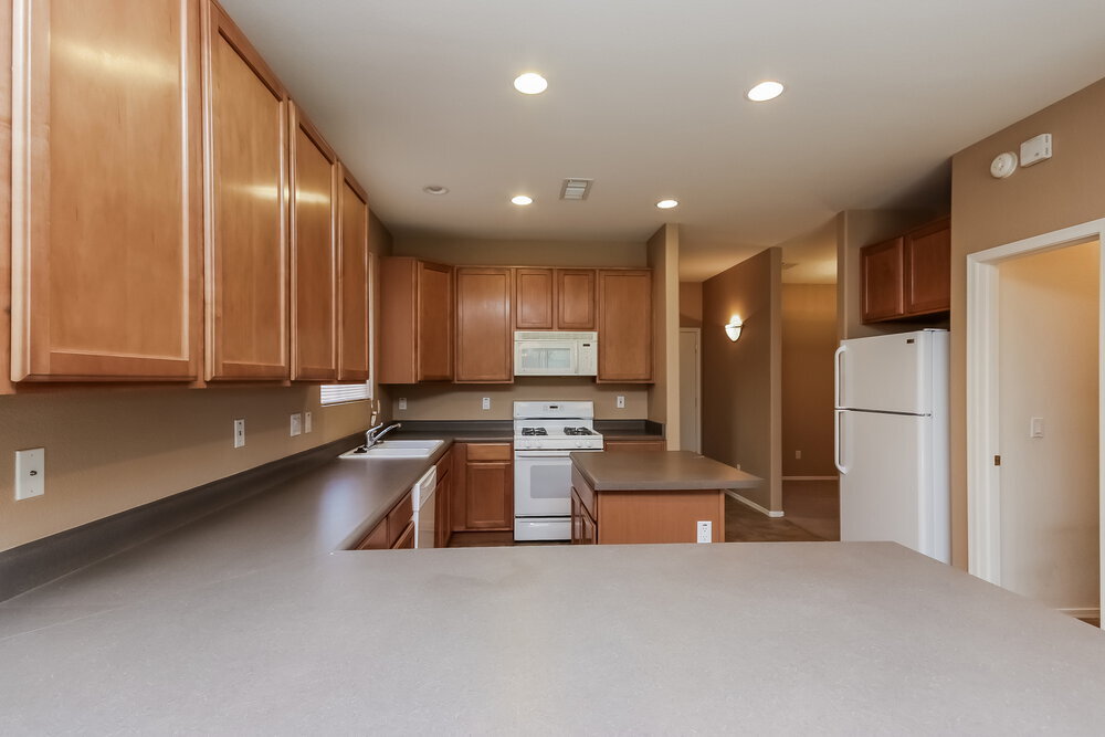 Building Photo - 6775 W Yearling Rd