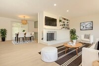 Building Photo - Refreshed Spacious 3 Bed/2 Bath Home in La Mesa!
