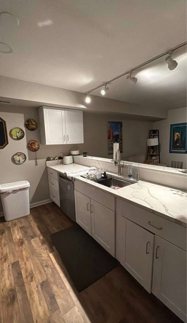 Building Photo - 120 Matthew Ct