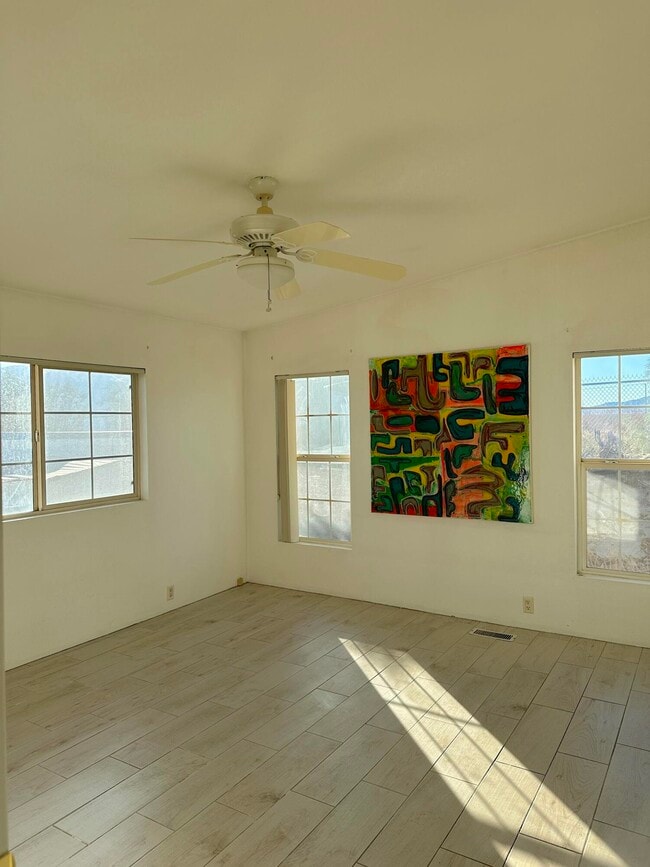 Building Photo - 14777 Palm Dr