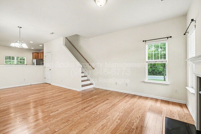 Building Photo - 10420 Benfield Rd
