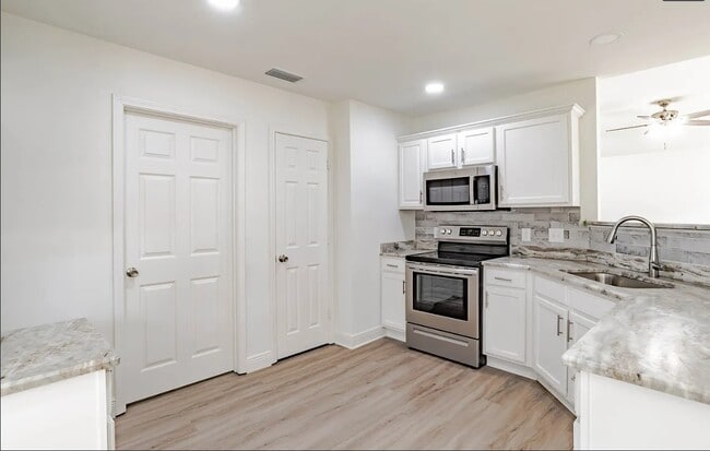 Building Photo - 2212 Summer Crossing