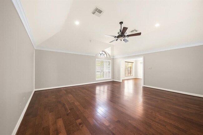 Building Photo - 4910 Canterbury Ln