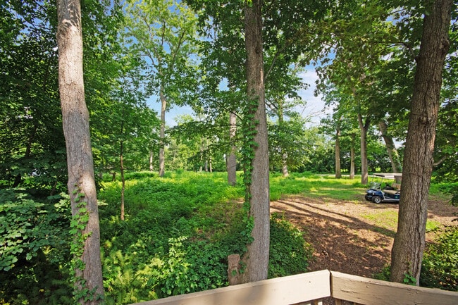 Building Photo - 403 Deerpath W