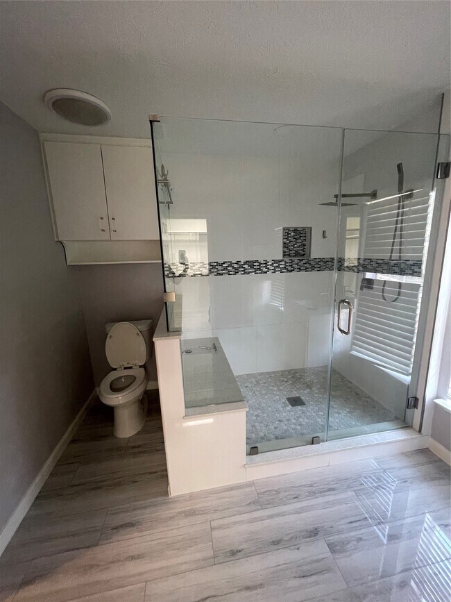 Building Photo - 7818 Clover Knoll Ct