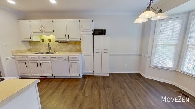 Building Photo - 5622 Darrow Dr
