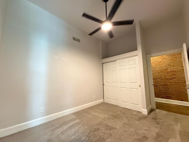 Building Photo - 822 Scott St