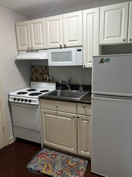 Electric Kitchen - 1205 Saint Charles Ave