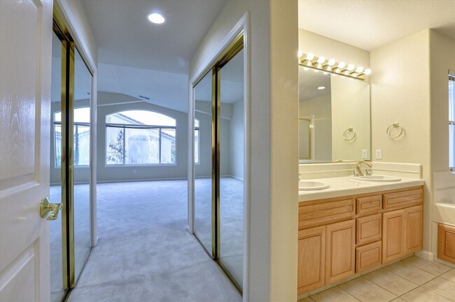 Building Photo - Cupertino Home for Rent!