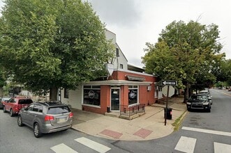 Building Photo - 703 N Queen St