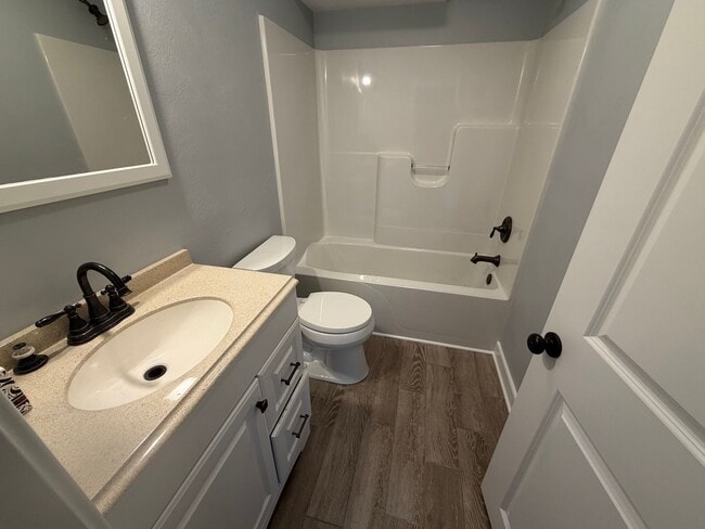 Building Photo - Spacious Home in Desirable SW Roanoke Location