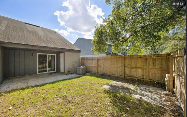 Building Photo - 2/2 townhome located near NAS Jax