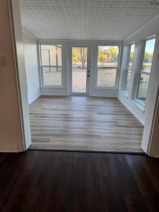 Building Photo - 2304 Tinker Trl