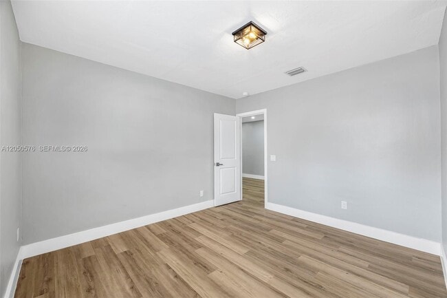 Building Photo - 3481 SW 87th Ct