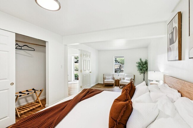 Building Photo - 14341 WA-530