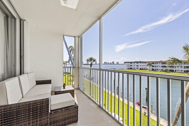 Building Photo - 100 Paradise Harbour Blvd