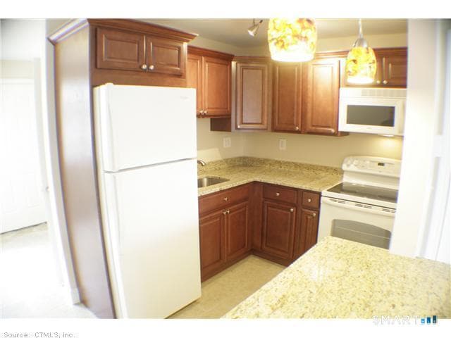 Building Photo - 95 E Grand Ave