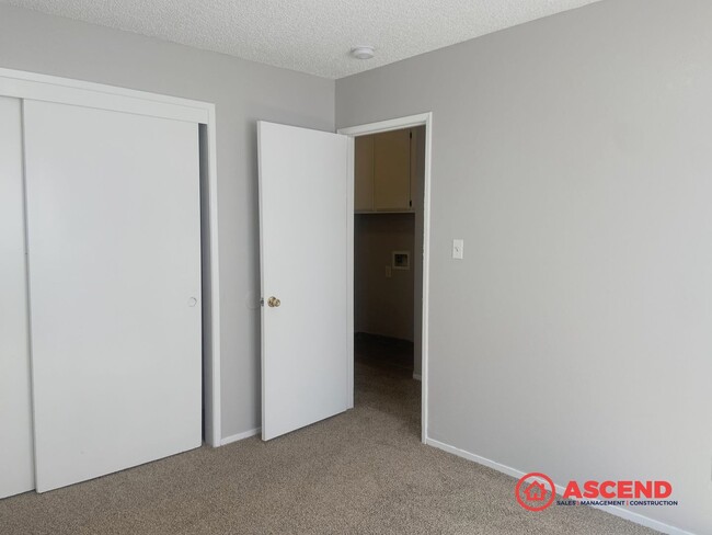 Building Photo - Nice Home Located in the Southwest!