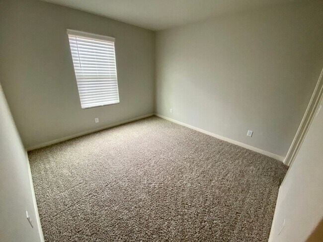 Building Photo - 10658 Pablo Way