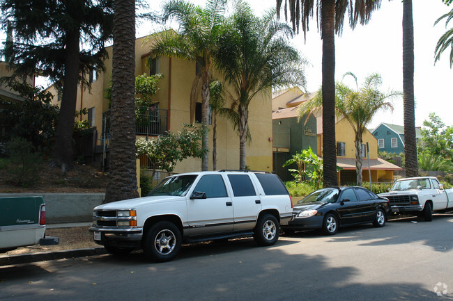 Building Photo - Casa Carondelet