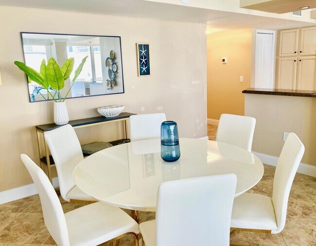Building Photo - 4200 N Ocean Dr