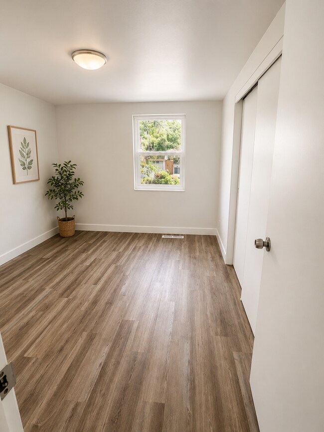 Building Photo - 224 S 900 E