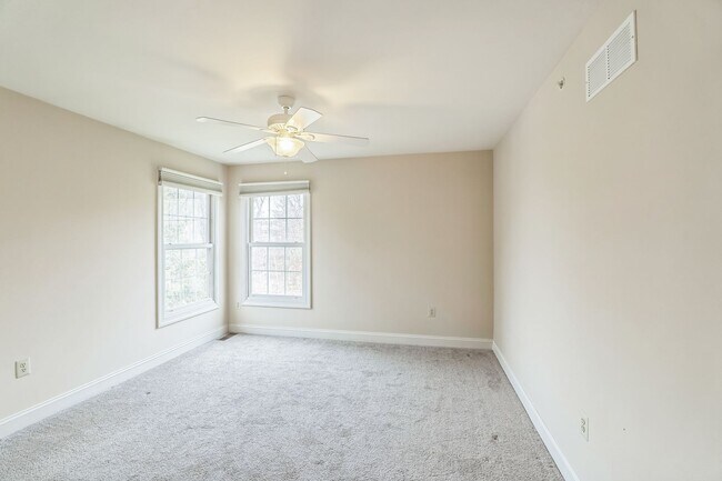 Building Photo - Gorgeous 3-Bedroom Townhome in East Norriton!
