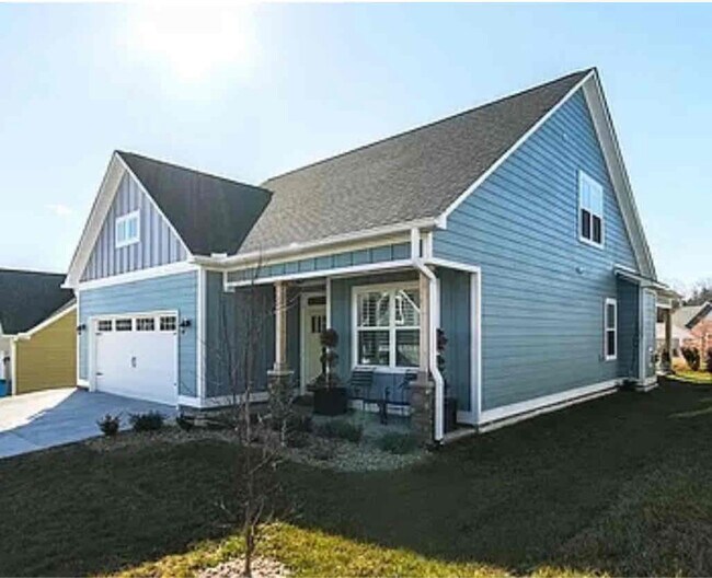 Building Photo - 7 Montaugue St