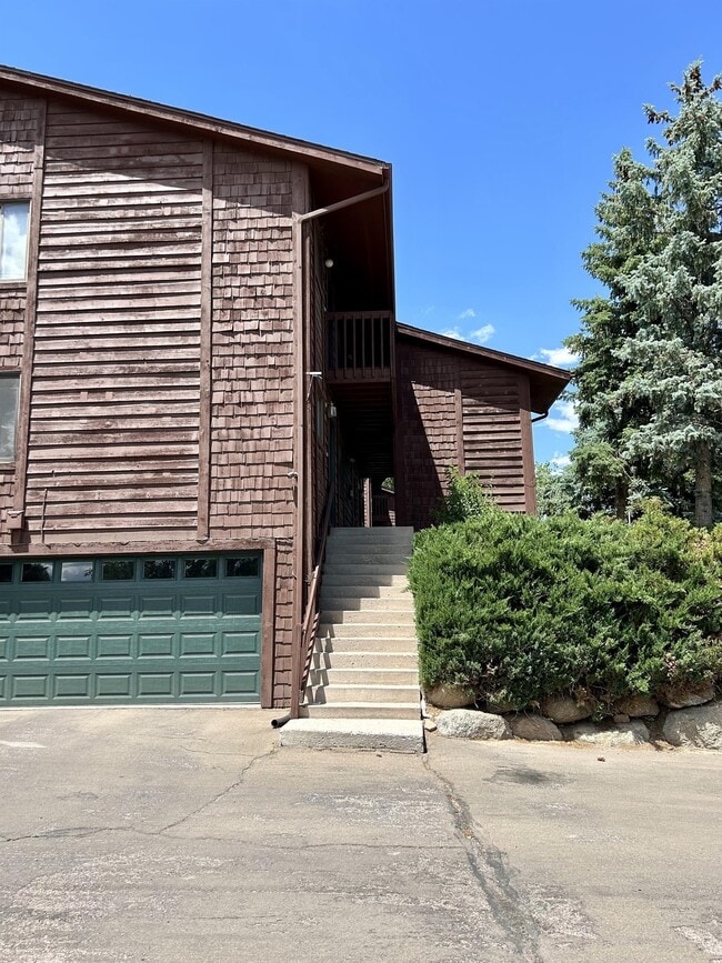 Building Photo - 2510 Plumtree Grove